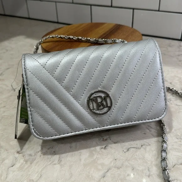 Badgley Mischka Silver Crossbody Bag with Round Plate - Picture 1 of 9